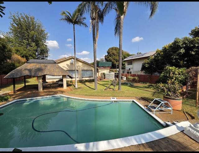 3 BEDROOM HOUSE FOR SALE IN SINOVILLE